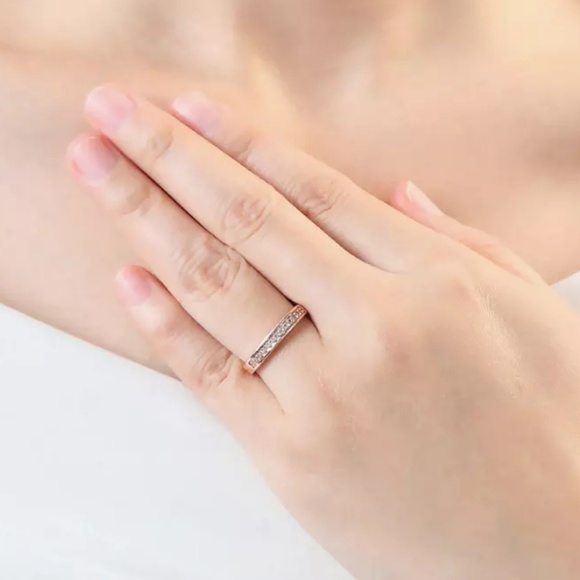 Australian Crystals 18k Rose Gold Wedding Band - Picture 4 of 6